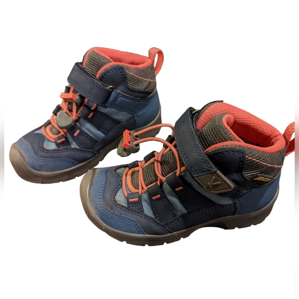Keen Younger Kids Hikeport II Sport Waterproof Training boot size 9. Blue/Pink